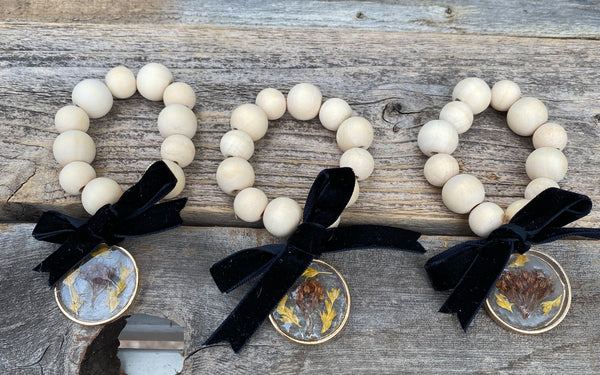 Farmhouse Beaded Napkin Rings With Dried Floral Charms
