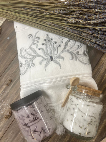 Romantic French Chantilly Lace Wedding Favor Bags