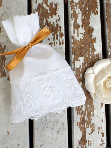 Romantic Chantilly Lace Wedding Favor Bags