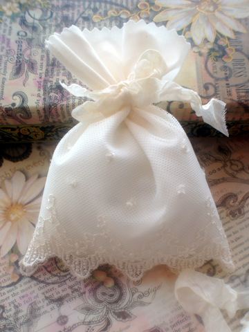 Romantic French Chantilly Lace Wedding Favor Bags